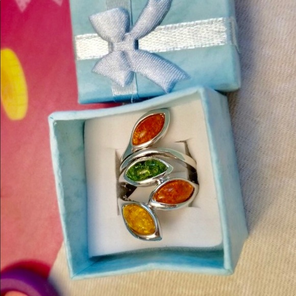 Gorgeous Silver Amber/Olive Leaf Ring - Picture 5 of 8